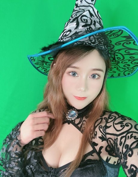 Uying xxx star photos