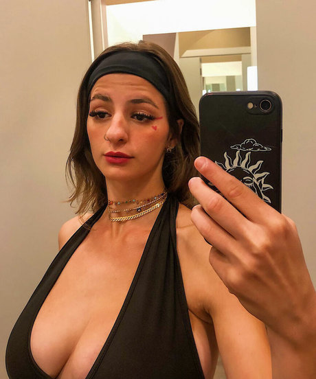 Jubartol0_ art star archive