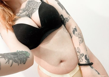 lleykt421 naked pornstar photos