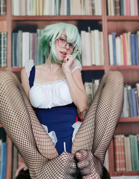 Nocturnal Virus pretty model photo