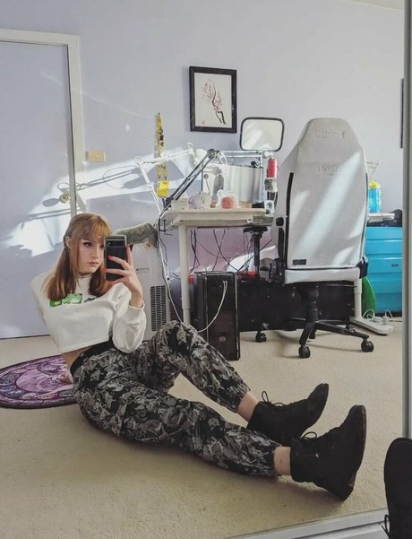 RaeRaeSenpai sex star photos