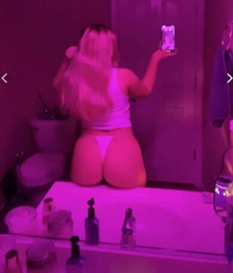 Asmrbyk sexy model gallery