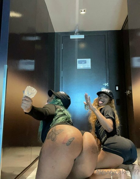 muscle girls onlyfans erotic pic