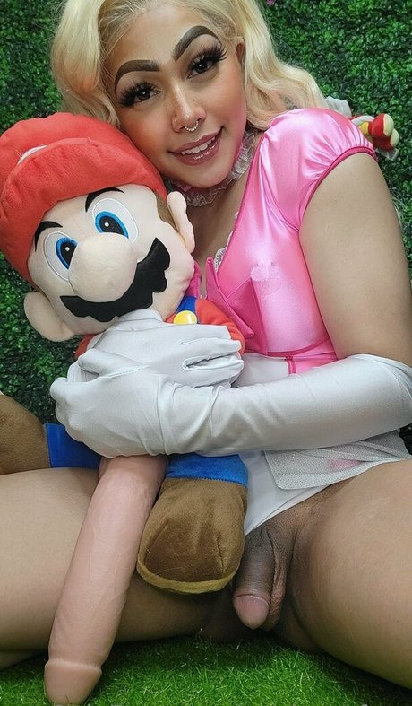 tsmiragefree star naked photos