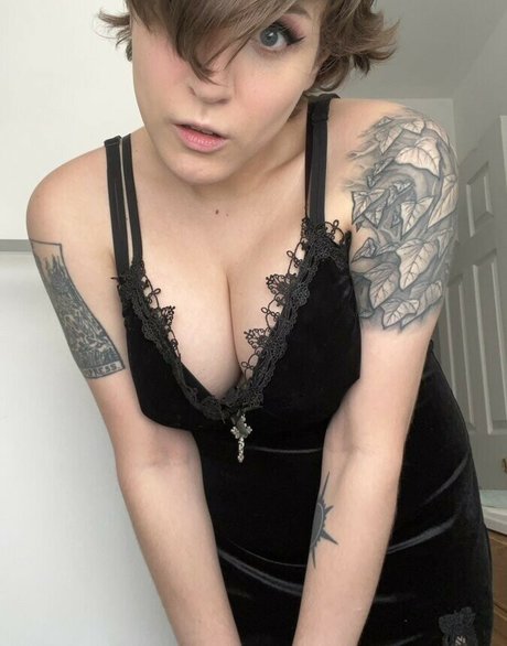 Bloodberry Tart star pretty picture