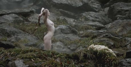 Alyssa Sutherland star art archive