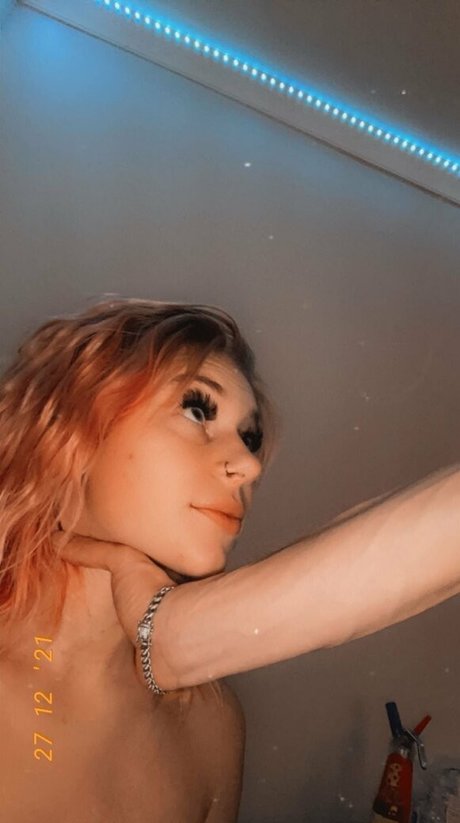 lilspicy21 star nude image