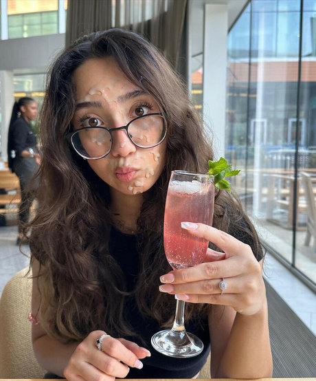 Sabrina Pezeshkian star best pic