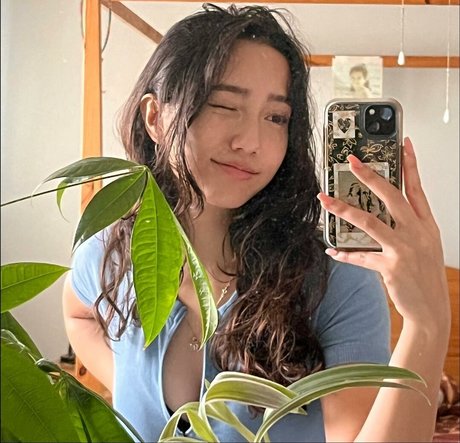 Sabrina Pezeshkian free model img