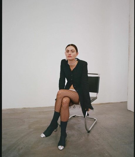 Phoebe Tonkin perfect actress gallery