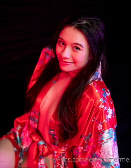 skinny blonde milf onlyfans exclusive pictures