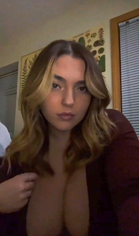 Sierra Bellingar pornstar beautiful pics