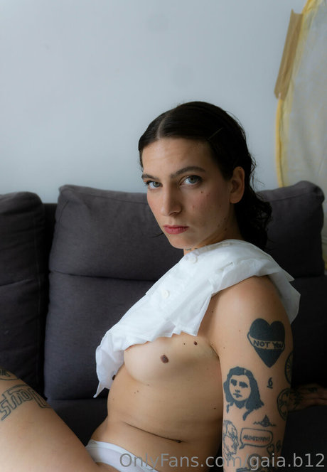 gaia b12 pornstar top pic