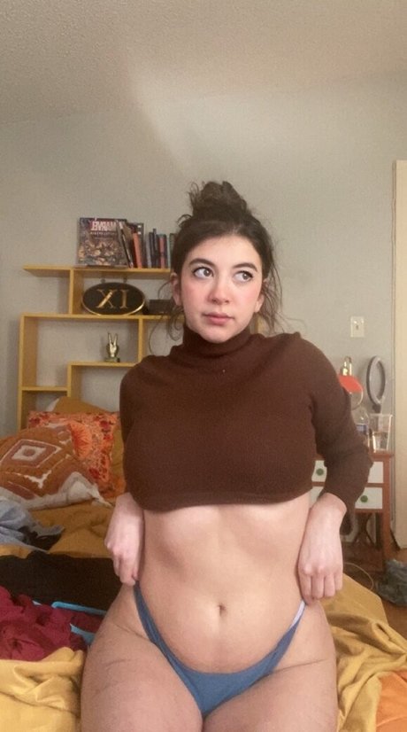 Savannah Straff actress img