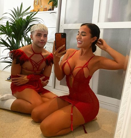 Arianna Ajtar naked star photo