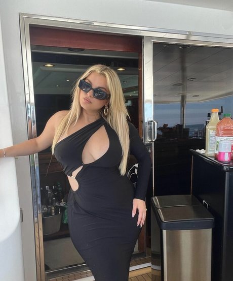 streamer onlyfans naked image