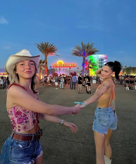 Brynn Rumfallo naked model photos