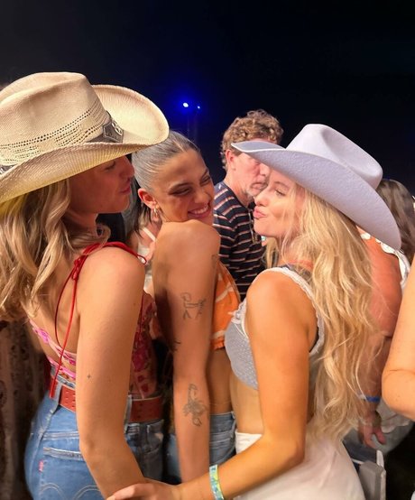 Brynn Rumfallo model nice photos