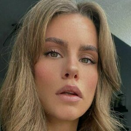 babe brunette onlyfans pretty pictures