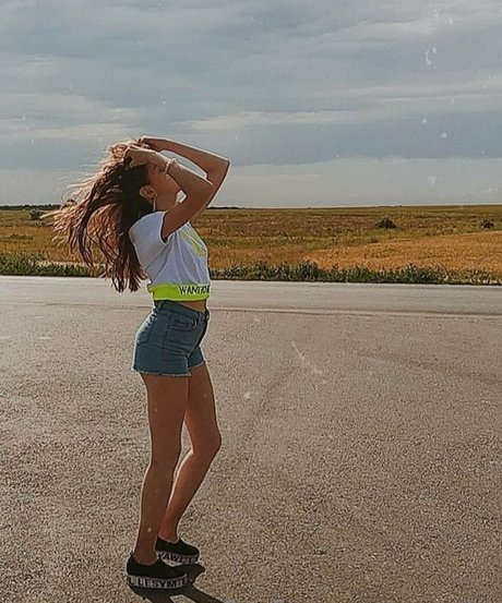 anna ellie Quick photo