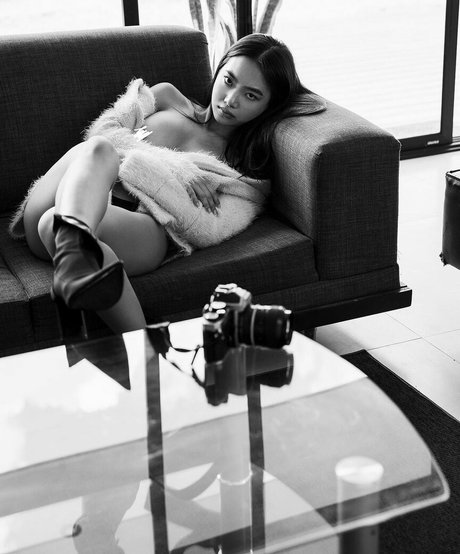 Paulinelee free pornstar image