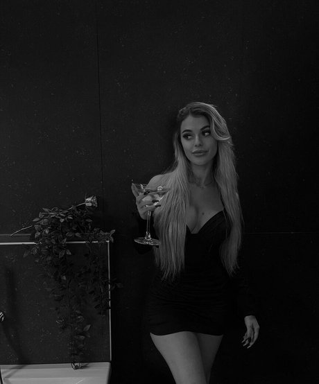 ellenofficial beautiful actress photos