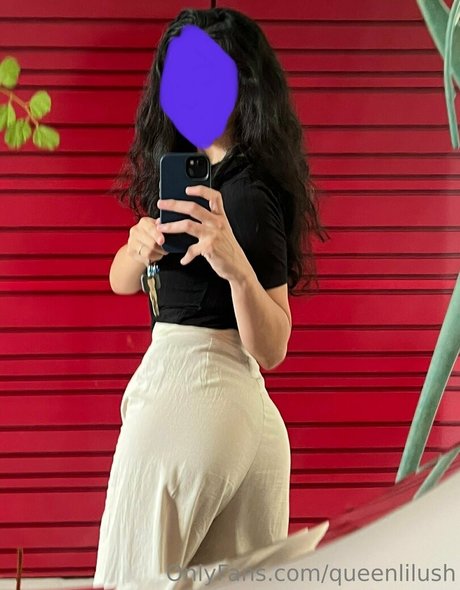 queenlilush top star photo