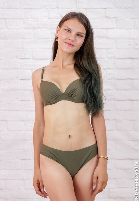 Adrianna Babin perfect model photo