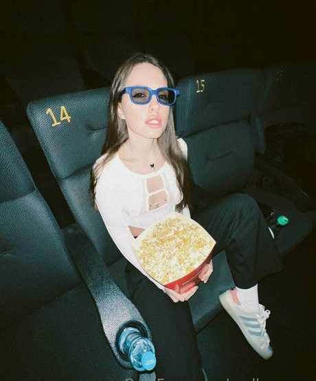 curvy muscle onlyfans porno pictures