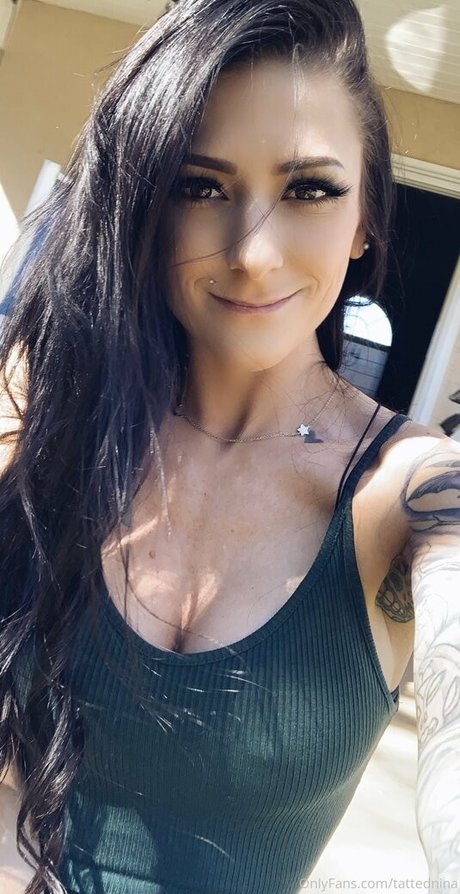 Tattednina model sexy img