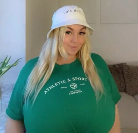 Schnataa pornstar adult photo