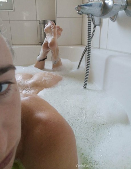 boobs selfie onlyfans beautiful naked photo