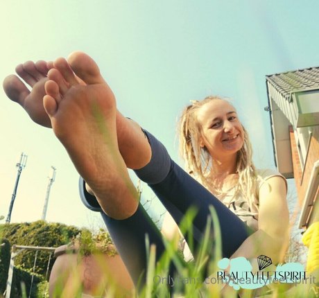 secret feetbeauty exclusive actress photo