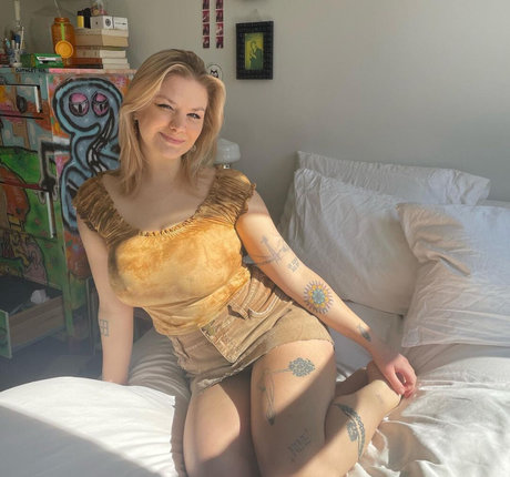 daisy world xxx model pic