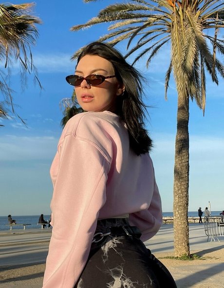 evasodaa nude actress pic