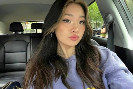 18 year old onlyfans hot naked image