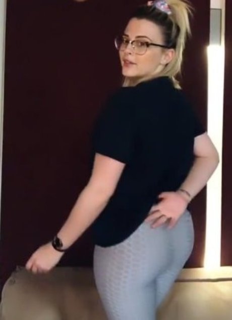 hooters onlyfans hot naked gallery