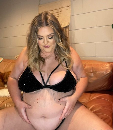 ellesbelly pornstar art pictures