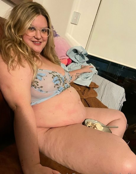 ellesbelly sexy pornstar images