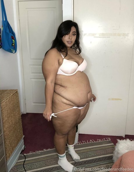 military girls onlyfans pretty image