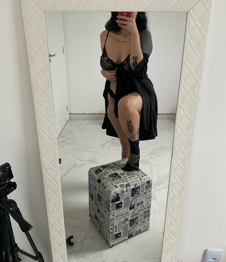 ellaarievilo sexy actress images