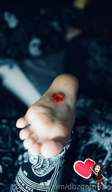 dbzgoth hot pornstar pic