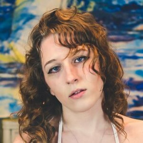 chlobodyyy high quality star photo