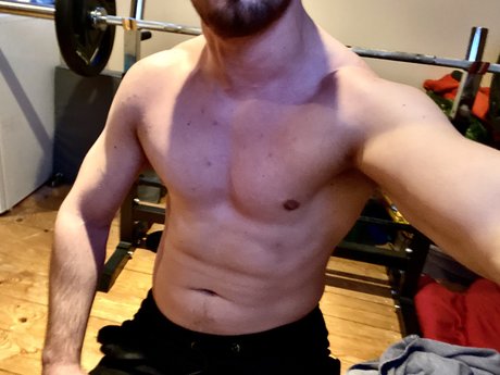 Muscle Adam exclusive actress picture