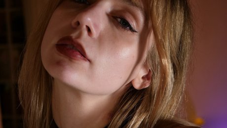 Muffinmoon star nude image