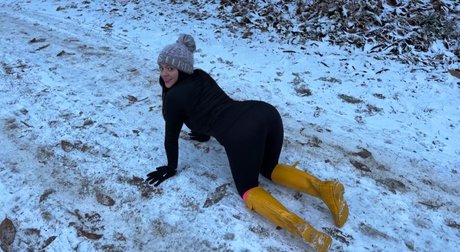 Evafarts Fart Onlyfans_ high quality star photo