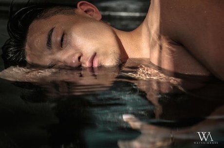 Eason model sexy pictures