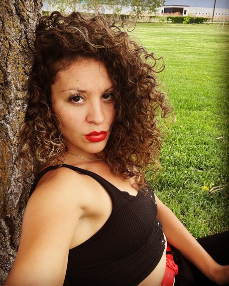 JordanRose model exclusive image