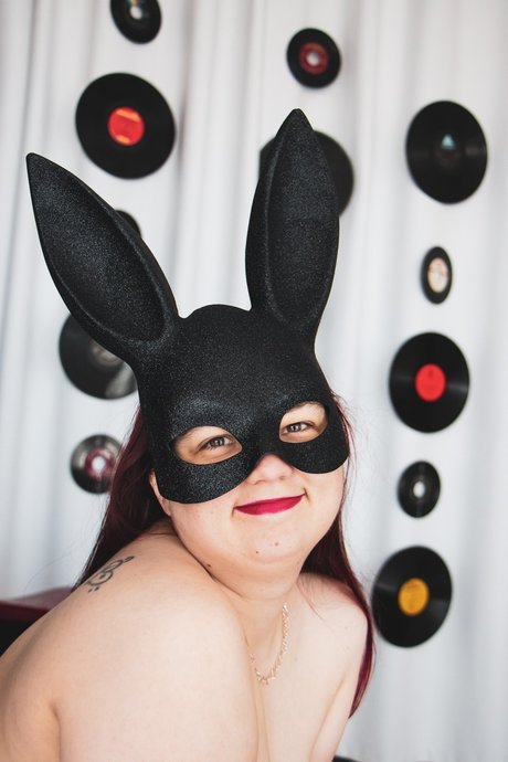 FeetMasquerade sex actress pic