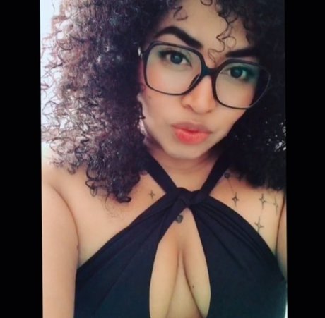 Nadya Esmeralda beautiful pornstar img